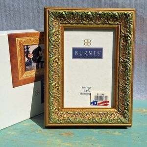 Gold Frame Vintage Kickstand 4x6 Photo Picture New in Box Patina